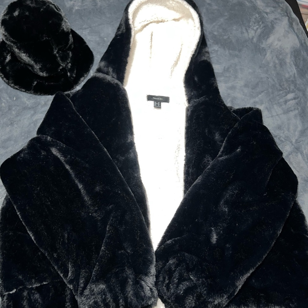 Black Faux Fur Jacket and Bucket Hat Set